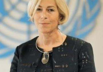 صورة رسمية للمنسقة المقيمة المعينة حديثًا لألبانيا، فيونا ماكلوني.