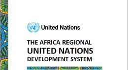 Page de couverture d'un rapport sur laquelle figurent une représentation très colorée du continent africain, le logo de l’ONU en haut de page et le titre « Rapport 2020 du système régional des Nations Unies pour le développement en Afrique », en anglais.