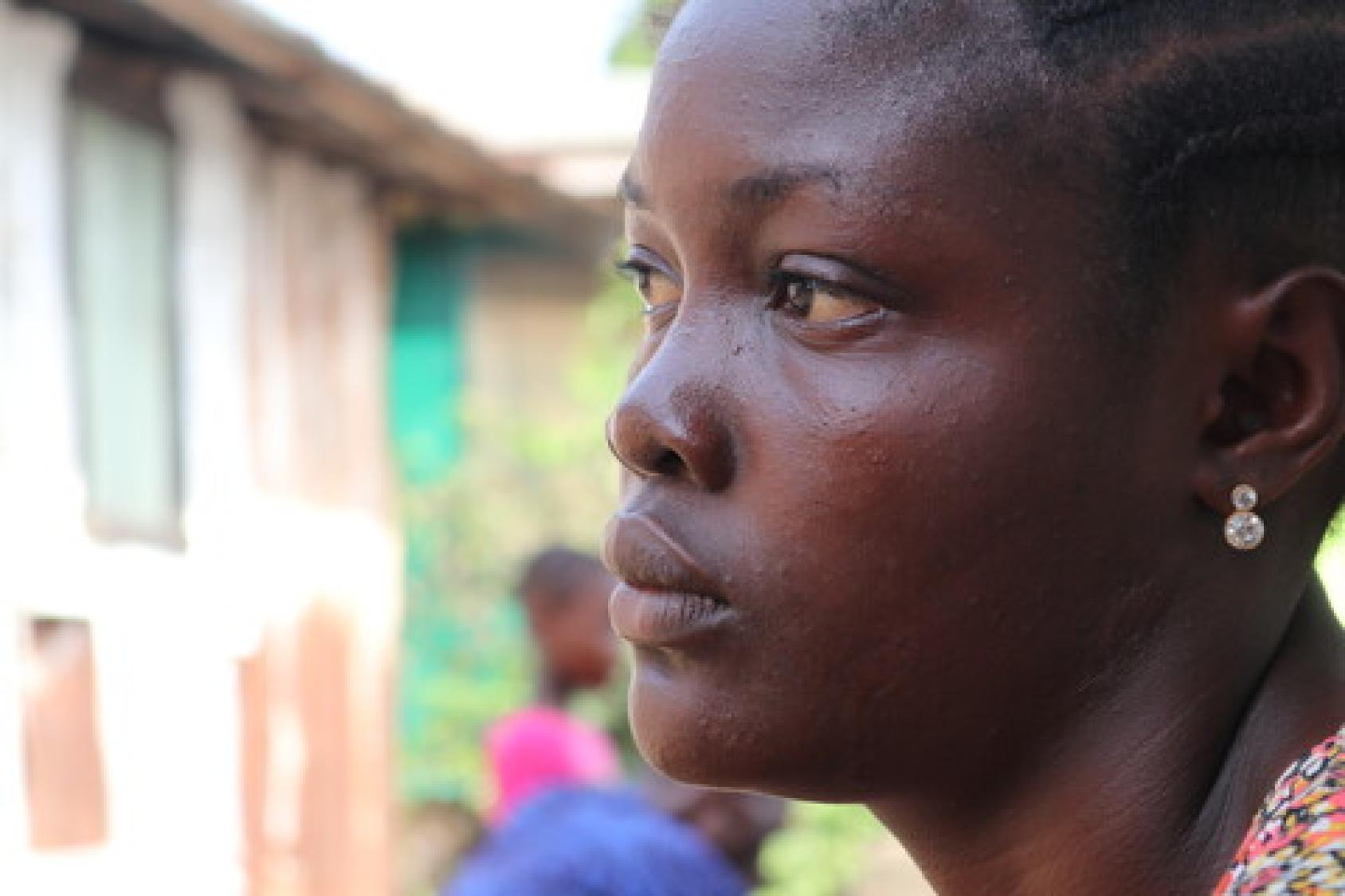 صورة مقربة لوجه أغنيس.