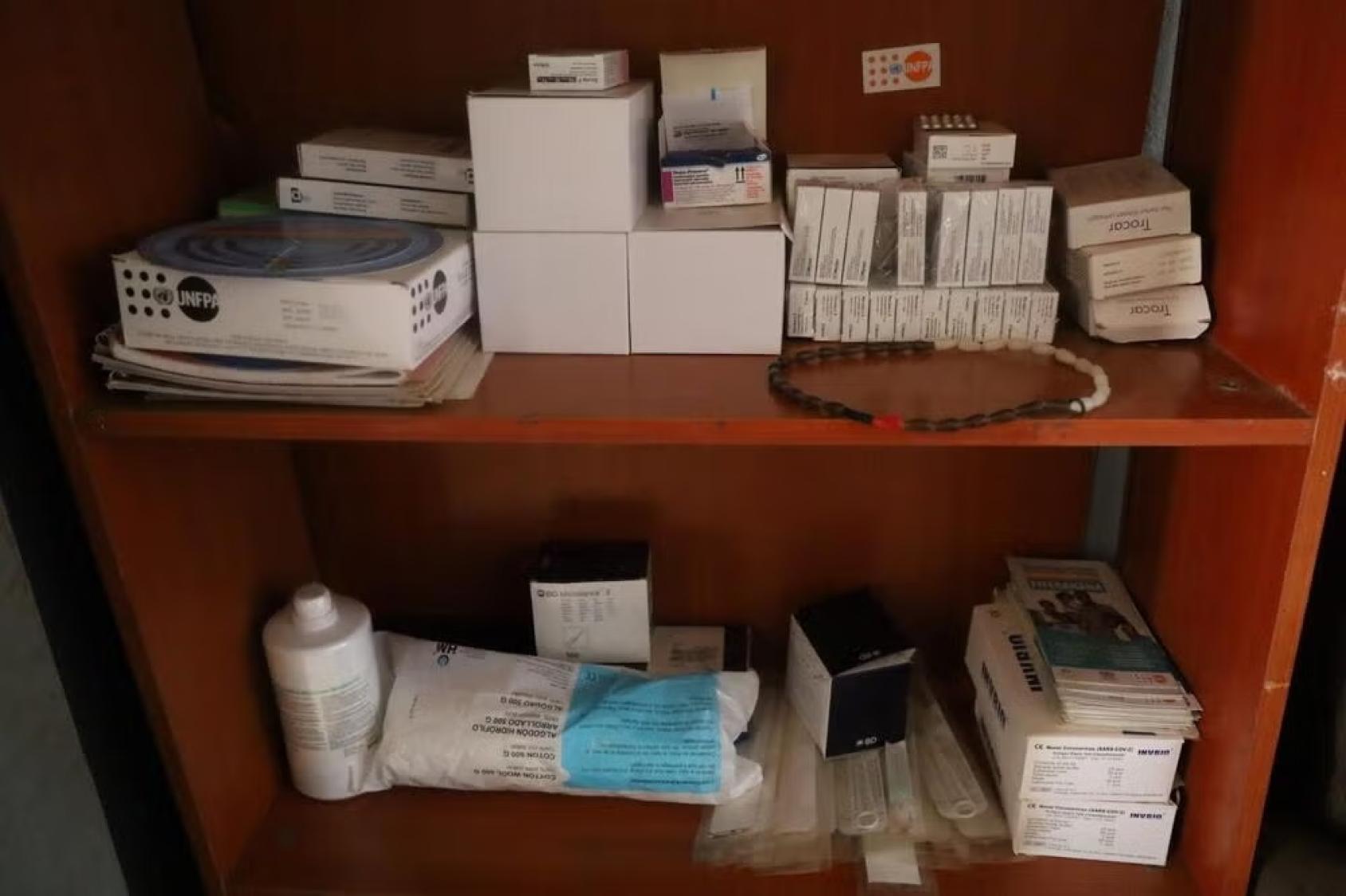 Medical shelf
