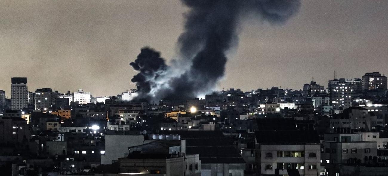 © UNICEF/Eyad El Baba La ville de Gaza est bombardée pendant la nuit.