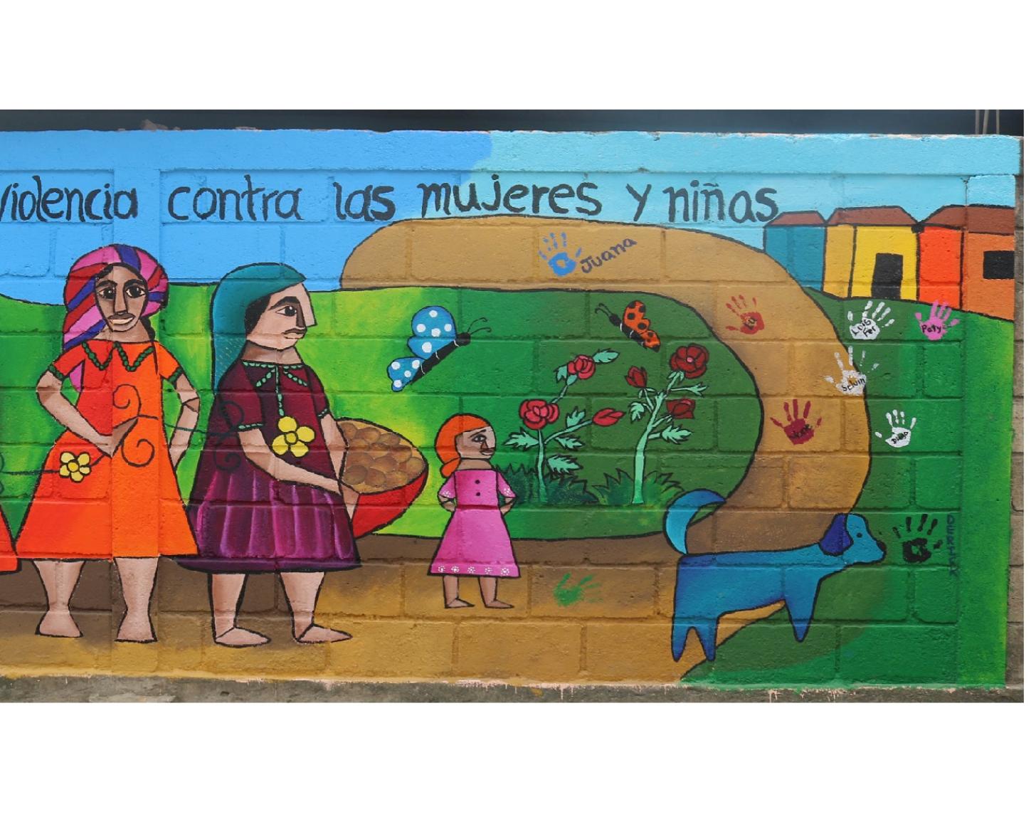Tres mosaicos de imágenes: el primero muestra a miembros de la comunidad indígena pintando alrededor de una mesa, el segundo muestra el mural completo en el que aparecen mujeres indígenas bajo el titular "Por una comunidad libre de violencia contra las mujeres y las niñas"; y el tercero muestra a miembros de la comunidad de pie frente al mural pintado. 