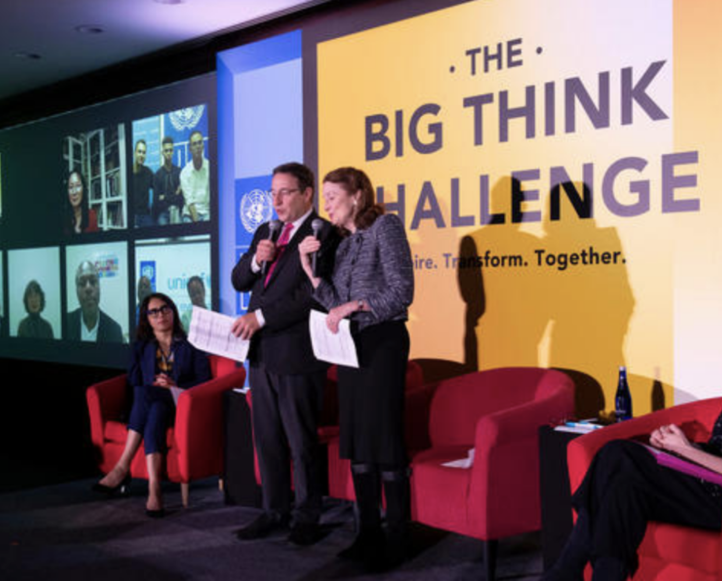 تقدم المديرة التنفيذية لليونيسف هنريتا إتش فور ومدير برنامج الأمم المتحدة الإنمائي أكيم شتاينر بشكل مشترك تحدي Big Think Challenge في نيويورك، فبراير 2020.
