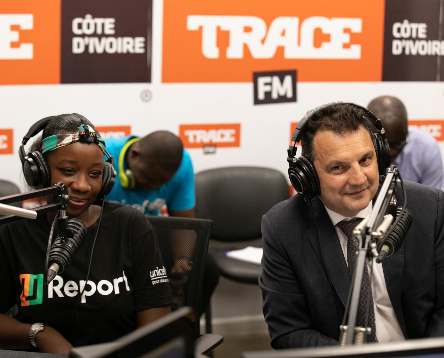The Resident Coordinator on the programme "Generation 2.0" on Trace FM with the young people