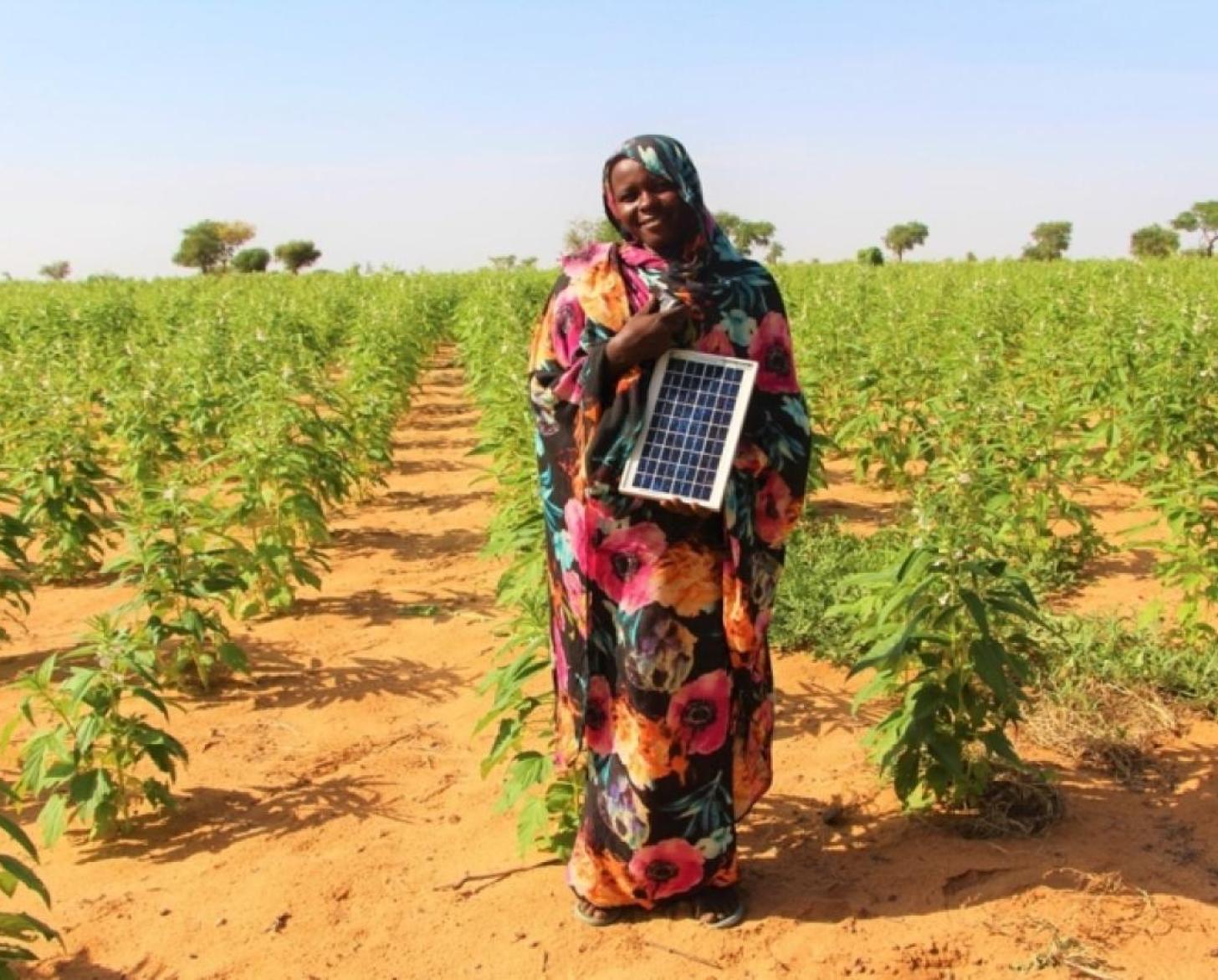 Una mujer en su granja de la región de Darfur, en Sudán.