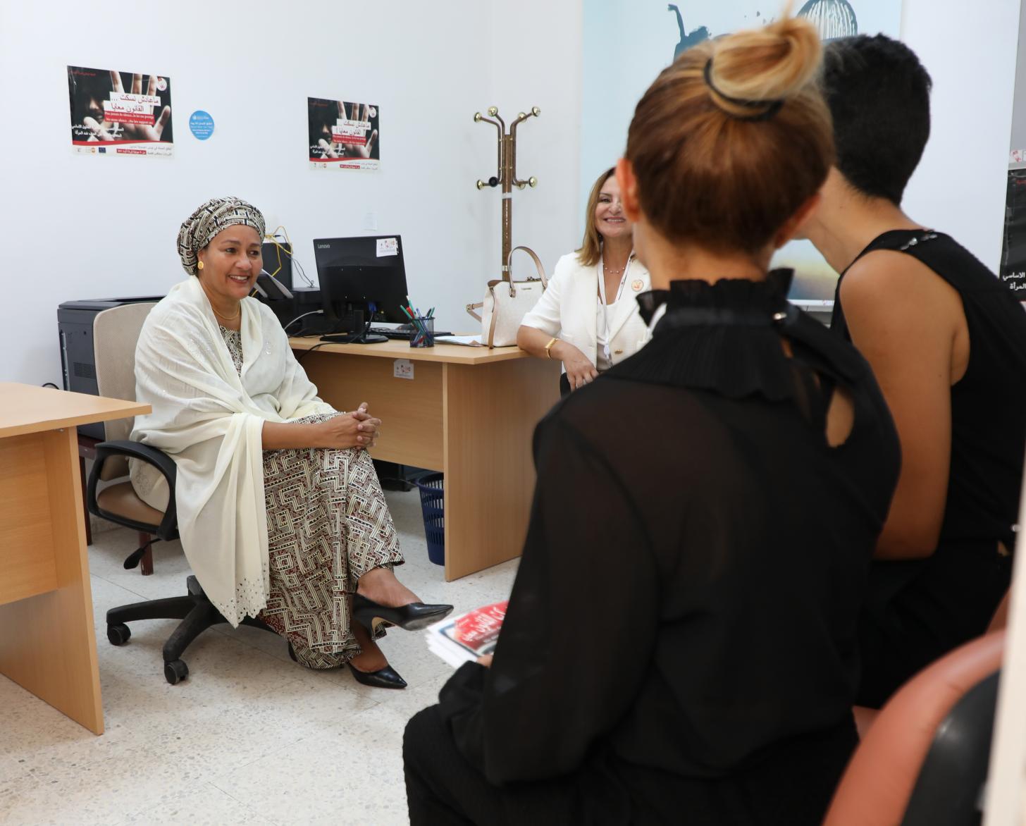 En marge de la TICAD 8, la Vice-Secrétaire générale de l’ONU, Amina J. Mohammed, s'est entretenue avec Mme Radhia Djerbi, Présidente de l'Union nationale de la femme tunisienne (UNFT) et Directrice du "Centre du 13 Août ", ainsi qu'avec des femmes survivantes de violences de genre hébergées par l’établissement.