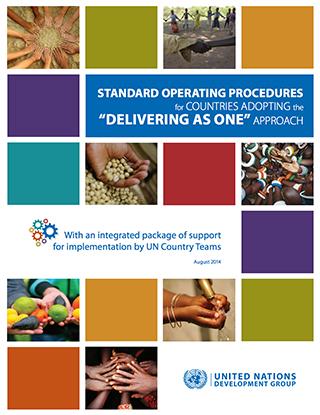 Portada del documento con un mosaico de fotografías y cuadrados de color sólido.